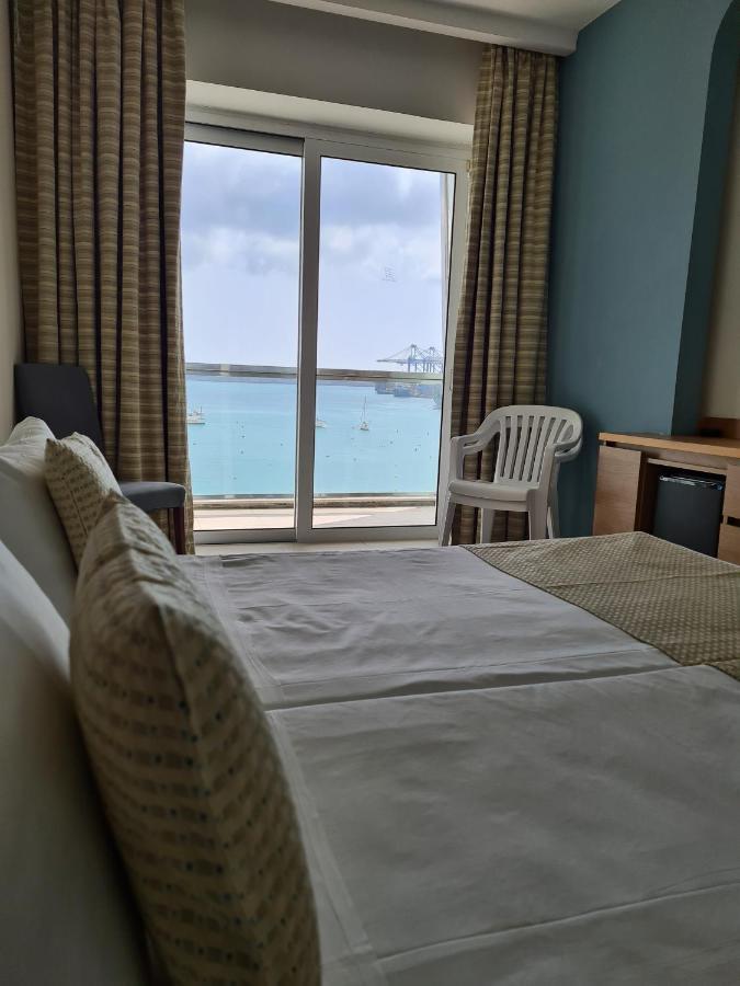 Water'S Edge Hotel Birżebbuġa Exteriér fotografie
