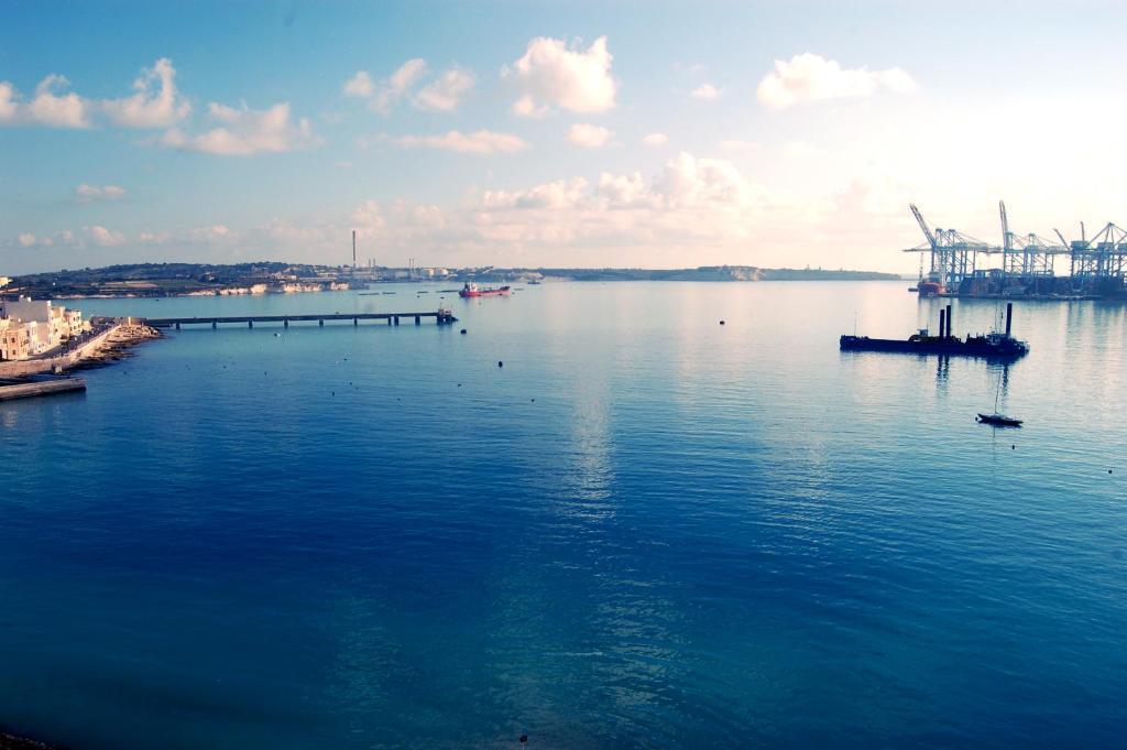 Water'S Edge Hotel Birżebbuġa Exteriér fotografie