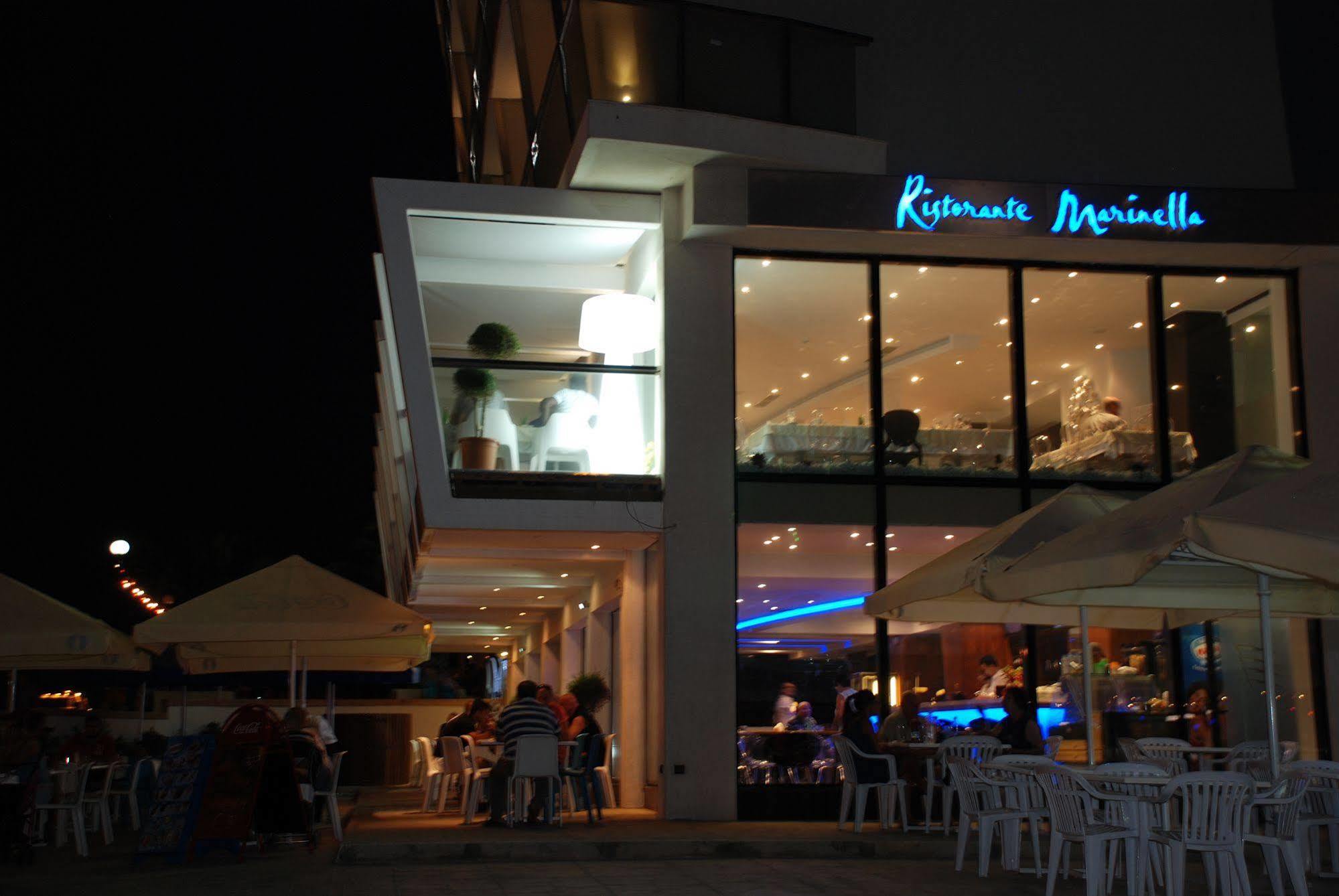 Water'S Edge Hotel Birżebbuġa Exteriér fotografie