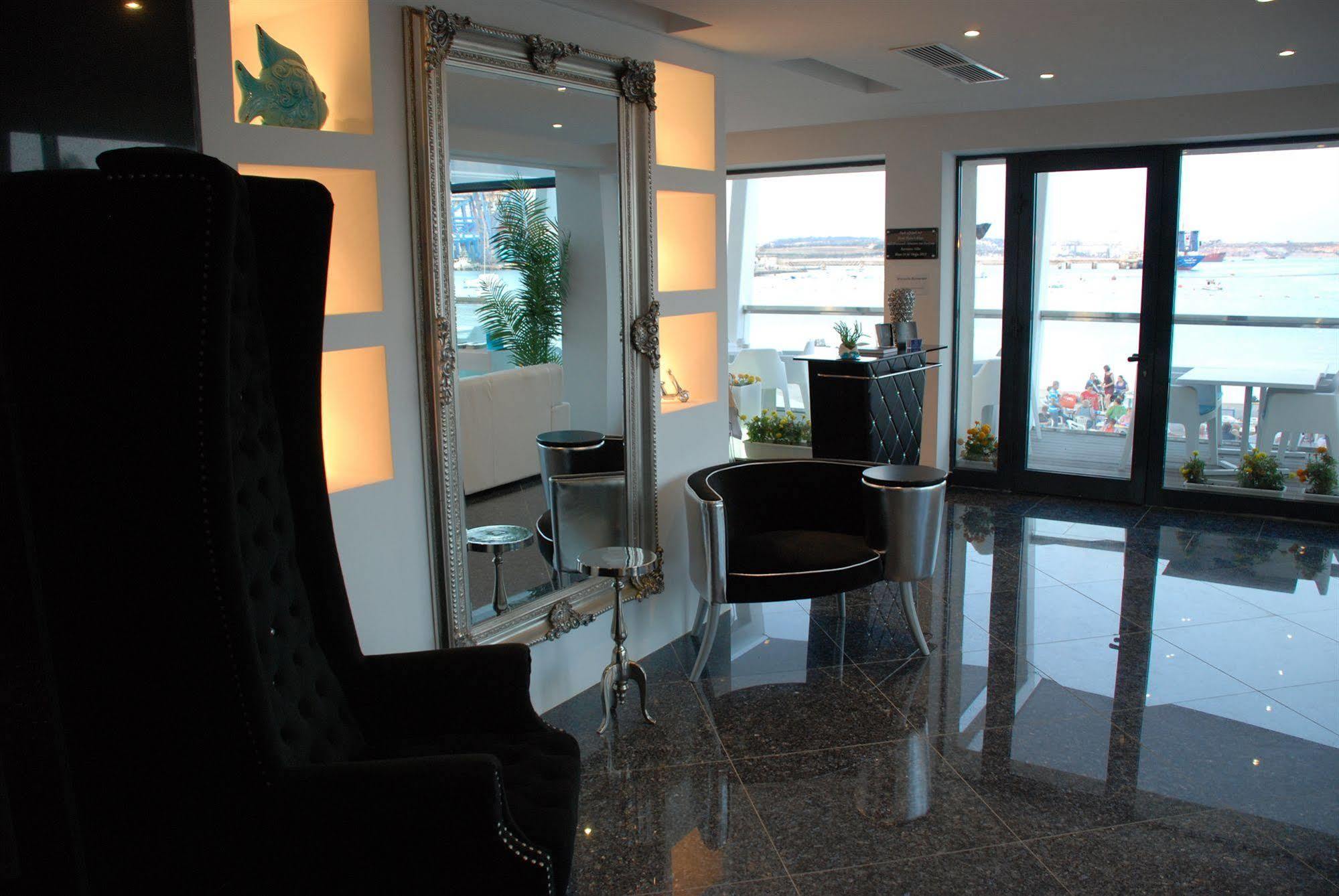 Water'S Edge Hotel Birżebbuġa Exteriér fotografie